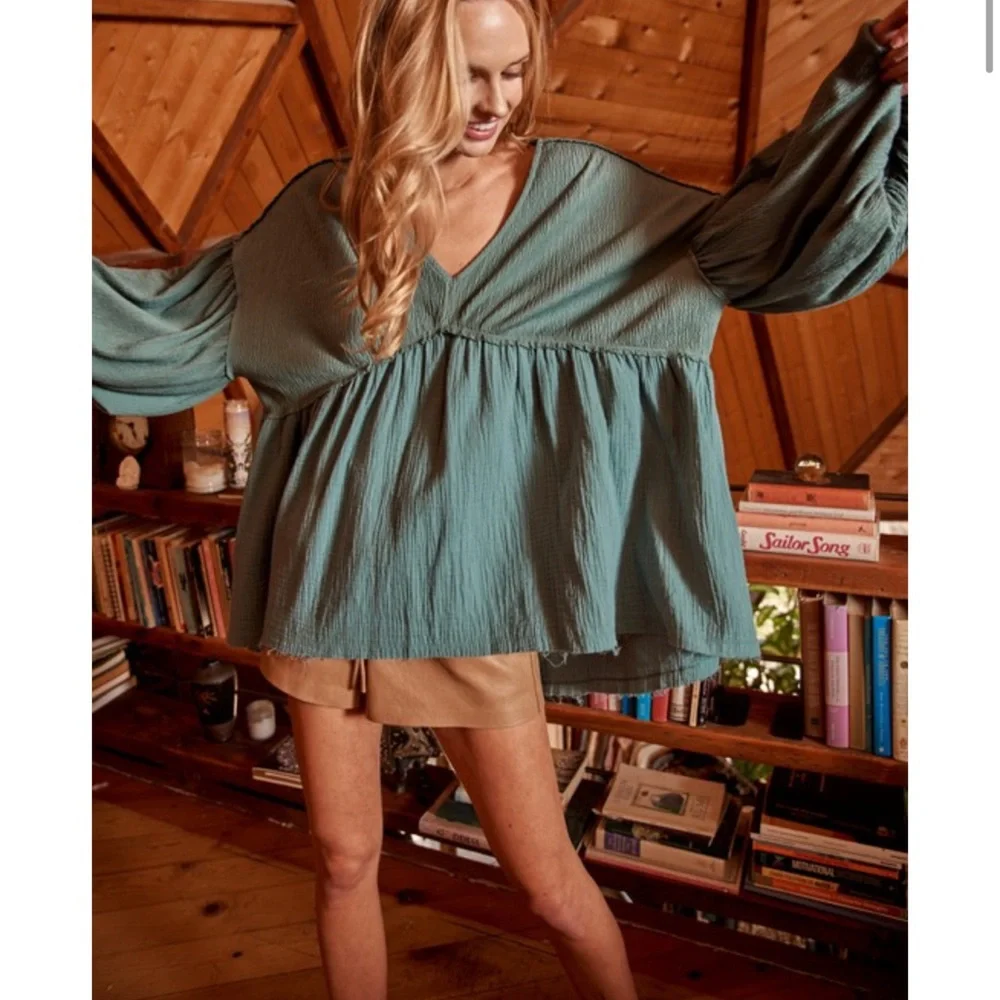 NEW Oversized Baby Doll Ballon Sleeves V-Neckline Top - Picture 4 of 14